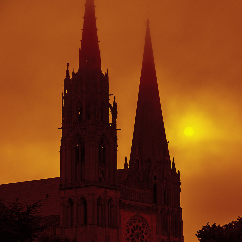 Golden Sun, Chartres