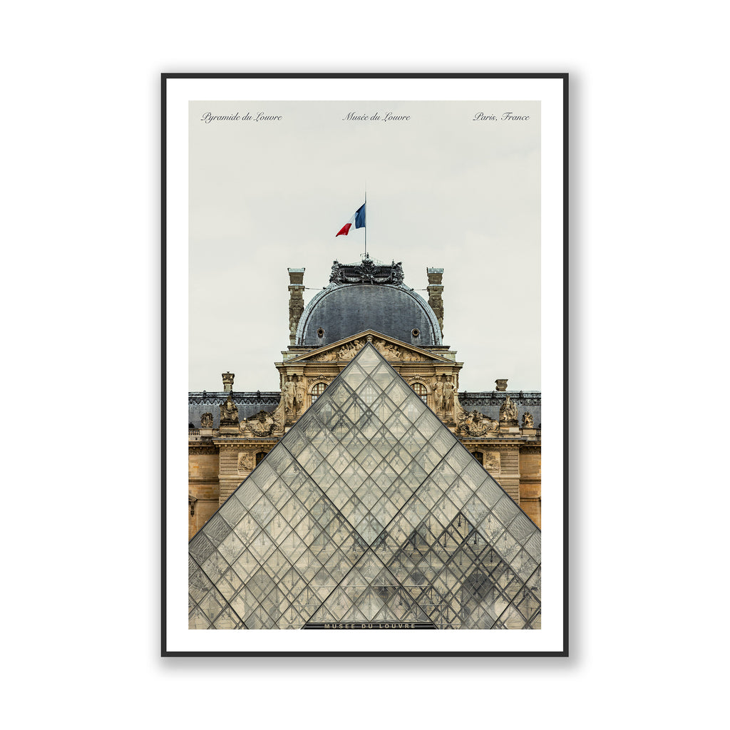 Pyramide du Louvre - Musée du Louvre, Paris