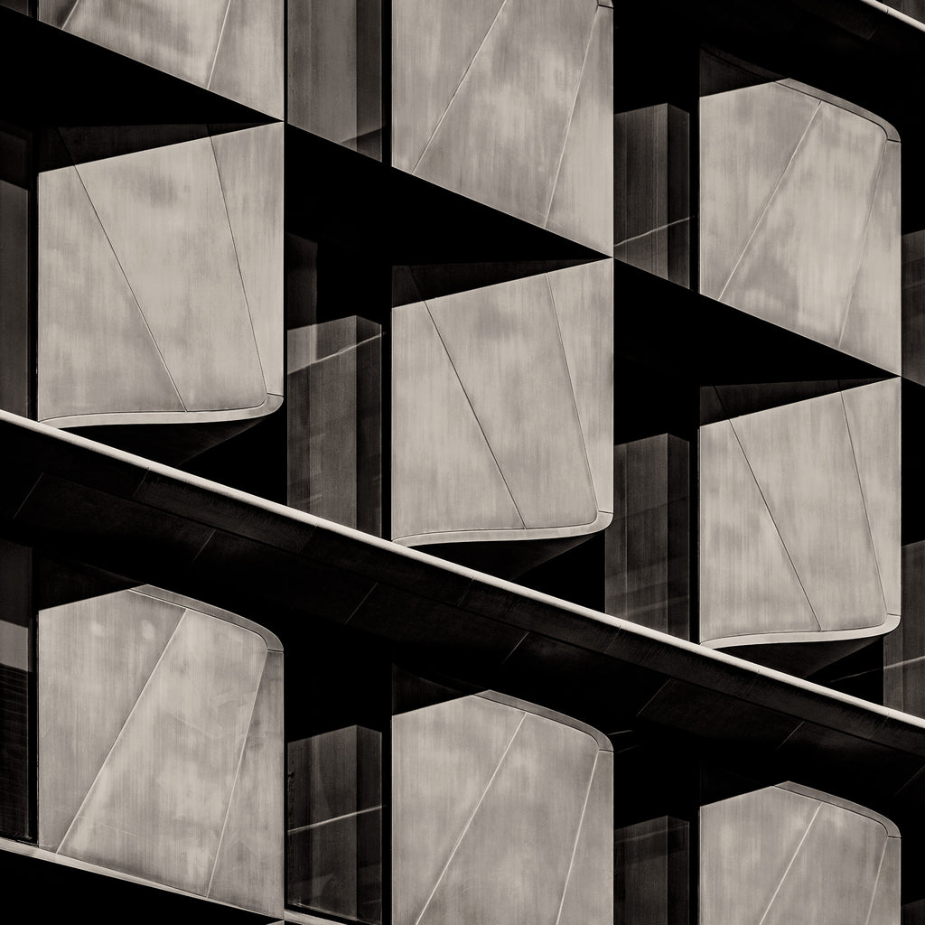 Bloomberg Fins, London - ALT BW