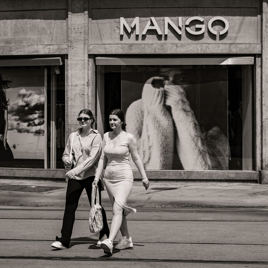Sisters, Munich