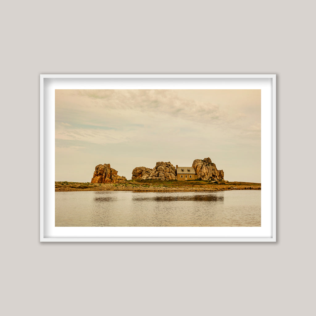 The House Between the Rocks