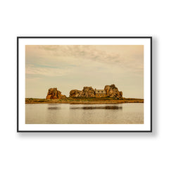 The House Between the Rocks