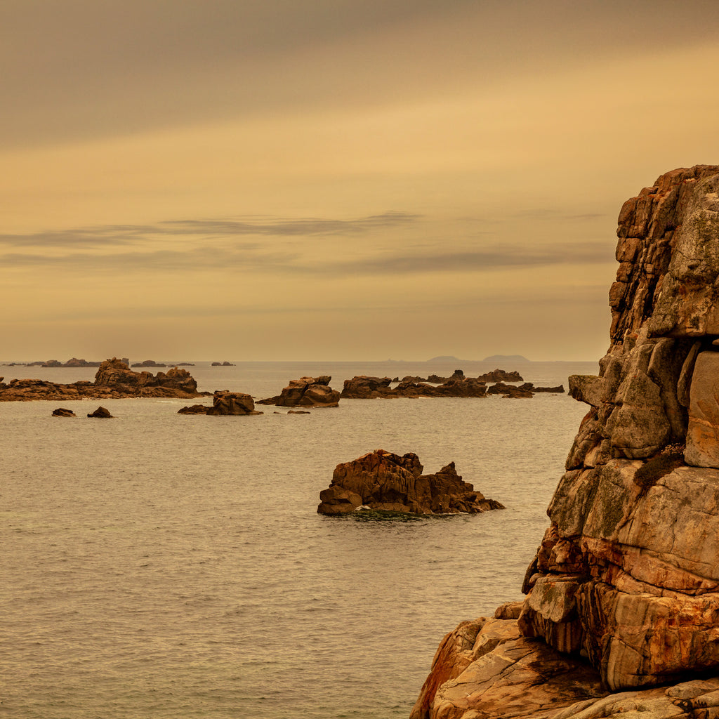 Le Gouffre de Plougrescant, Brittany